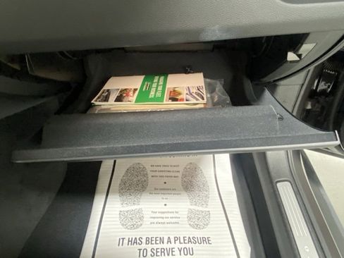 Certified 2024 Volvo V60 B5 Cross Country Plus image 27