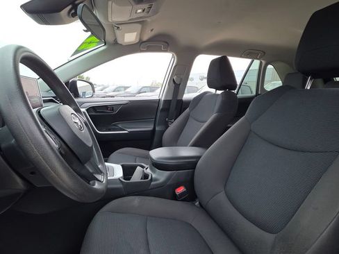 Used 2023 Toyota RAV4 LE FWD image 20