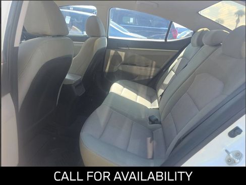 Used 2017 Hyundai Elantra SE FWD image 8