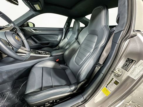 Used 2022 Porsche 911 Turbo S image 11