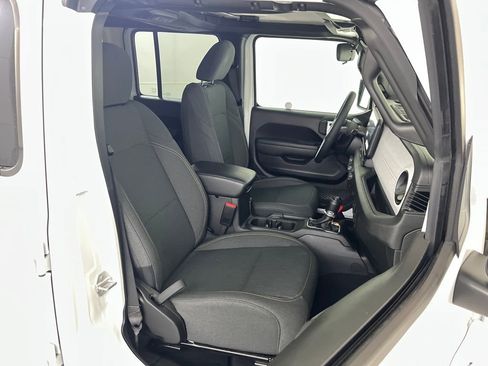 Used 2025 Jeep Wrangler Willys image 21