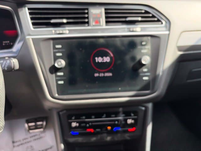 Used 2022 Volkswagen Tiguan SE R-Line AWD/4WD image 28