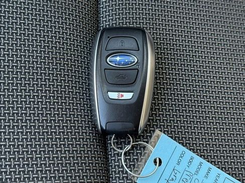 Used 2021 Subaru Crosstrek 2.0i Premium w/ Moonroof Package image 31