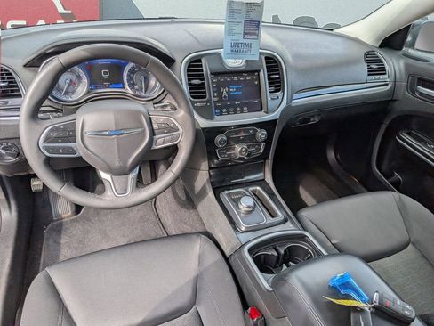 Used 2023 Chrysler 300 Touring w/ Sport Appearance Package image 14