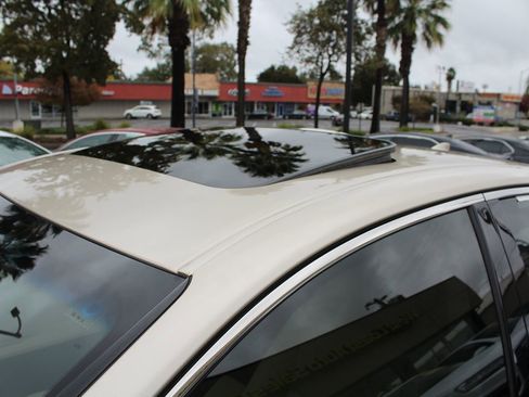 Used 2018 Lexus ES 300h image 13