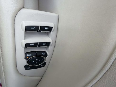 Used 2017 Lincoln MKZ Reserve FWD image 11
