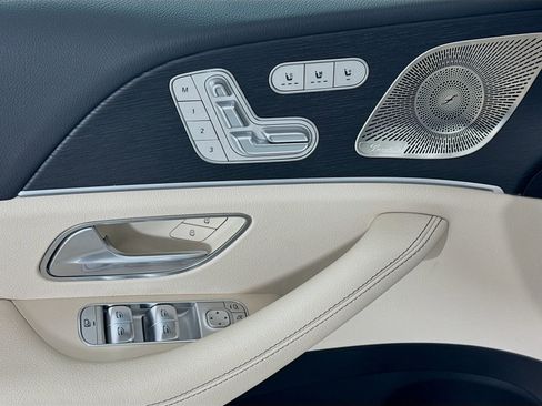 Used 2025 Mercedes-Benz GLS 450 4MATIC image 19