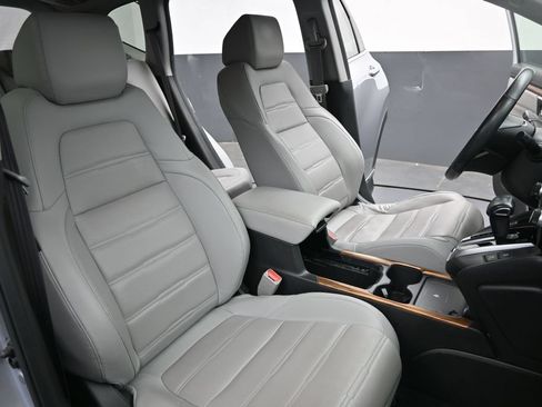 Used 2020 Honda CR-V Touring image 29