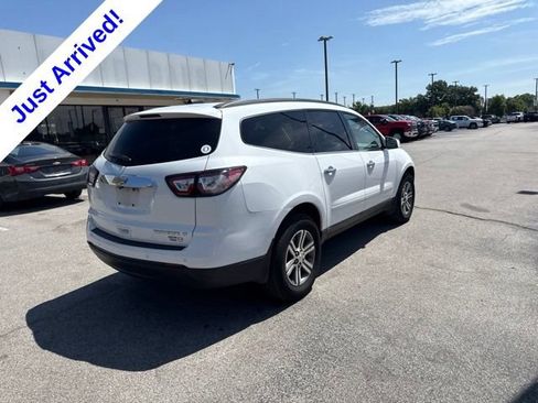 Used 2016 Chevrolet Traverse LT FWD image 3