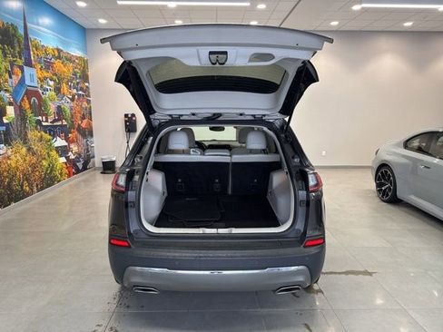 Used 2019 Jeep Cherokee Limited image 47