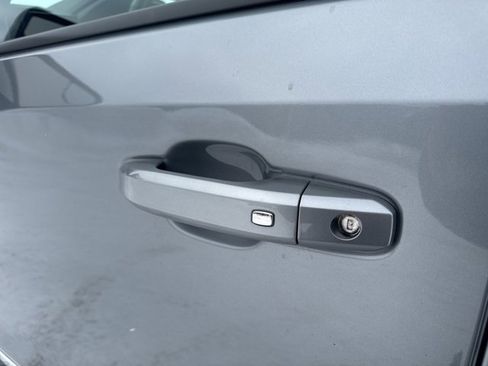 Used 2024 GMC Sierra 1500 Elevation image 10