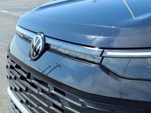 New 2025 Volkswagen Tiguan SE AWD/4WD image 21