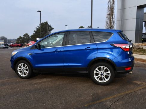 Used 2017 Ford Escape SE image 3