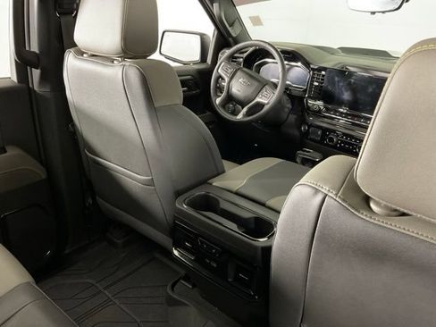 Used 2024 Chevrolet Silverado 1500 ZR2 w/ Technology Package AWD/4WD image 33