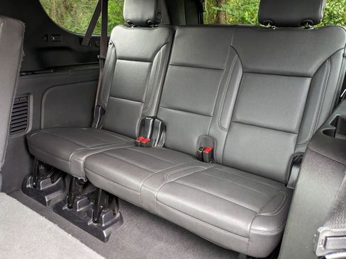 Used 2023 Chevrolet Suburban LT image 28