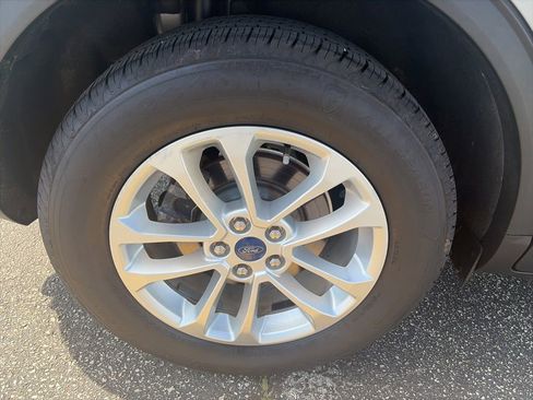 Used 2022 Ford Escape SE w/ Cold Weather Package FWD image 33