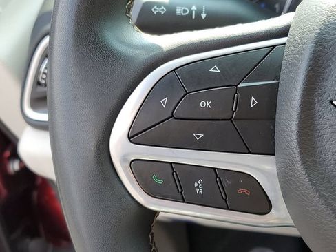 Used 2023 Chrysler Pacifica Touring-L FWD image 26