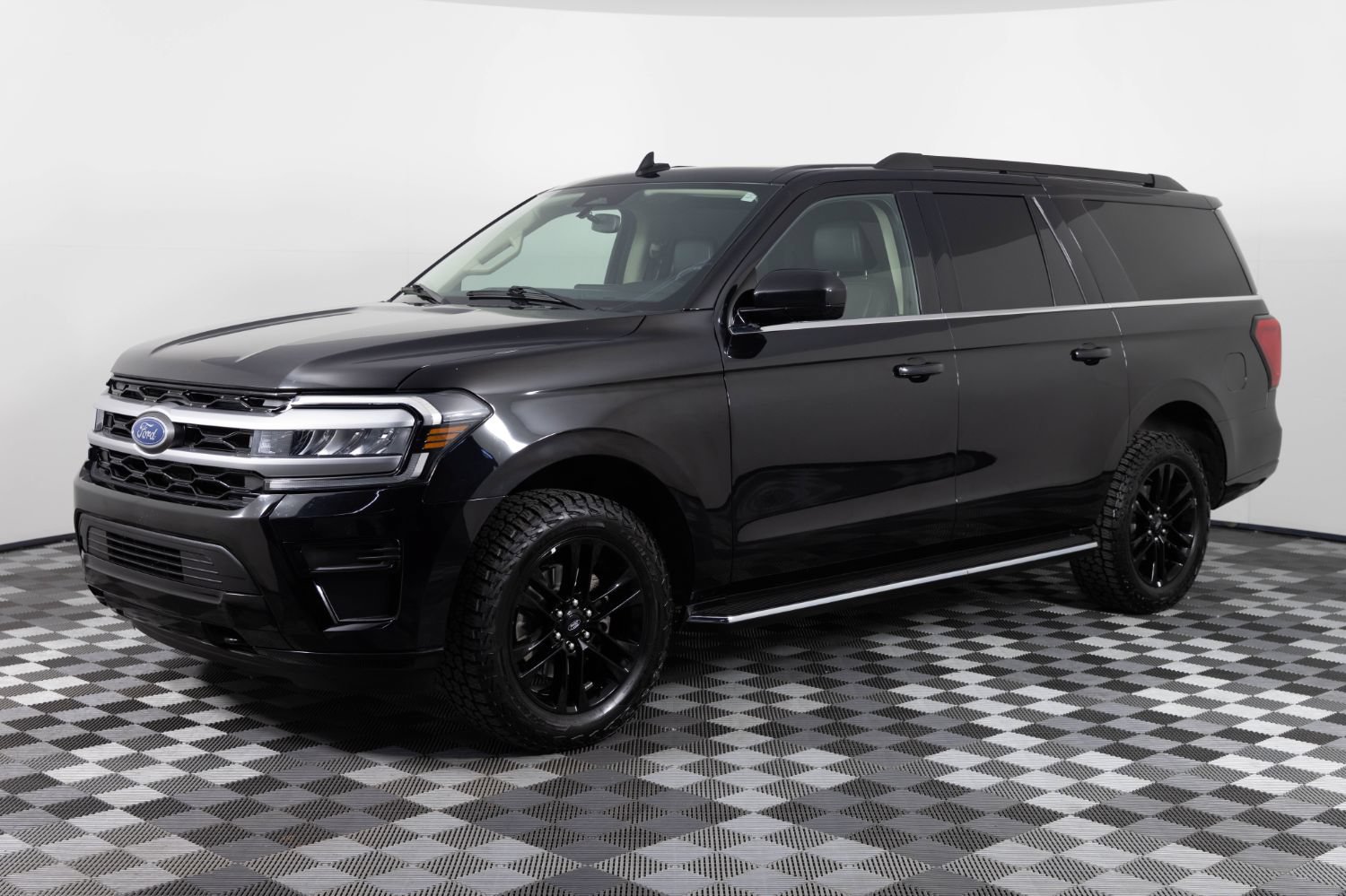 Used 2023 Ford Expedition Max XLT AWD/4WD image 1