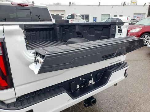 Used 2025 GMC Sierra 3500 Denali w/ Denali Reserve Package AWD/4WD image 37