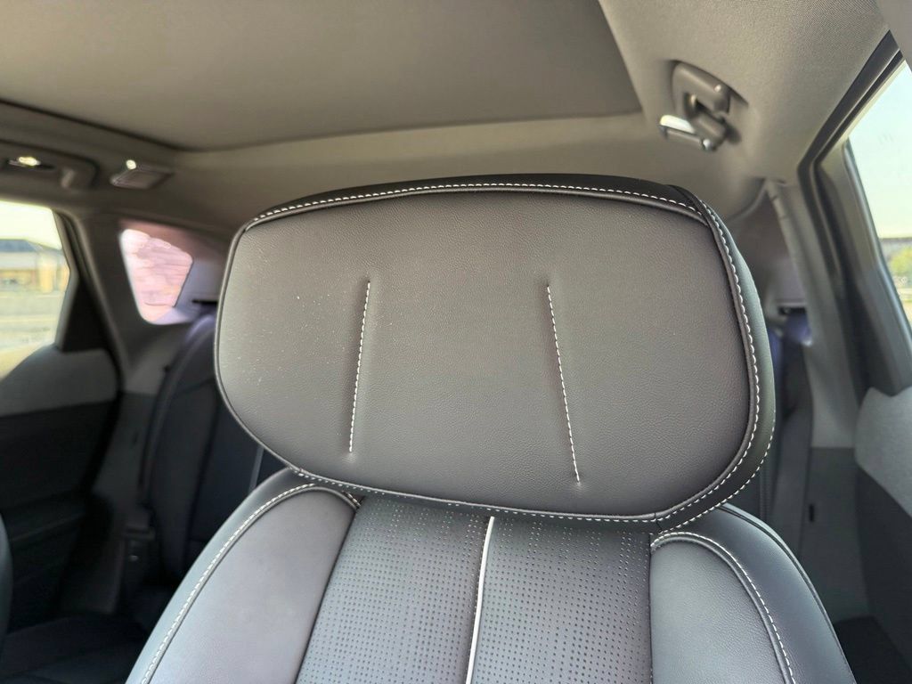 Used 2025 Cadillac Optiq Sport 2 w/ LPO, Floor Liner Package AWD/4WD image 29