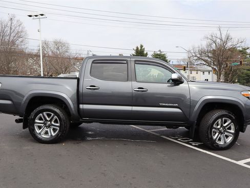 Used 2018 Toyota Tacoma Limited AWD/4WD image 2