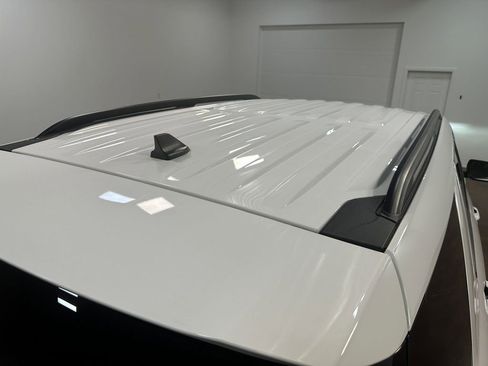 Used 2022 Ford Explorer XLT image 55