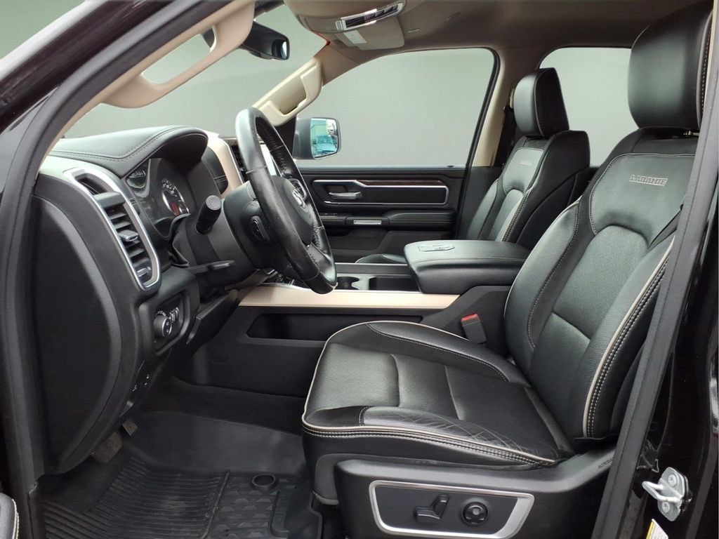 Used 2019 RAM 1500 Laramie AWD/4WD image 5