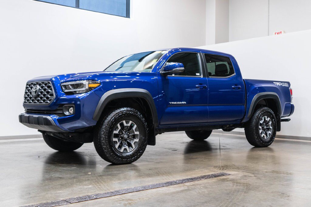 Certified 2023 Toyota Tacoma TRD Off-Road w/ TRD Premium Off Road Package AWD/4WD image 3