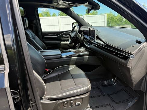 Used 2022 Cadillac Escalade Sport w/ LPO, ONYX Package AWD/4WD image 16