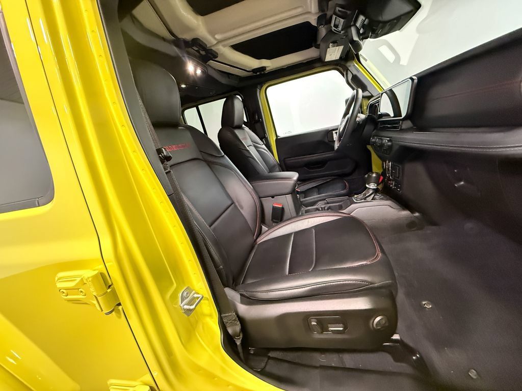 Used 2024 Jeep Wrangler Unlimited Rubicon AWD/4WD image 13