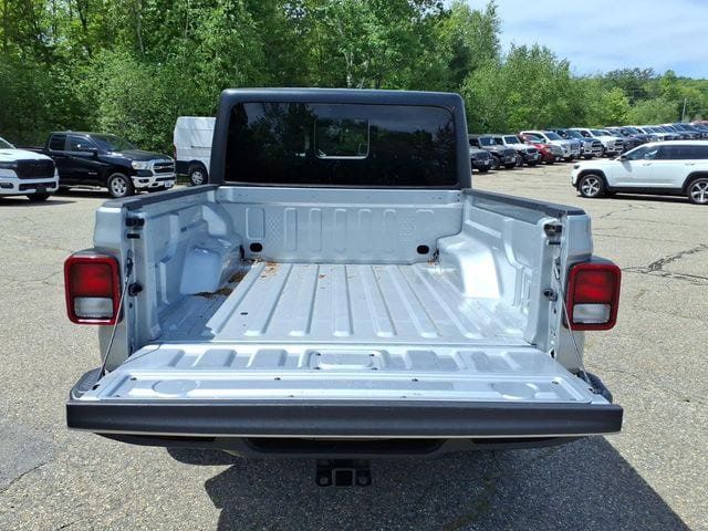 Used 2023 Jeep Gladiator Sport AWD/4WD image 13