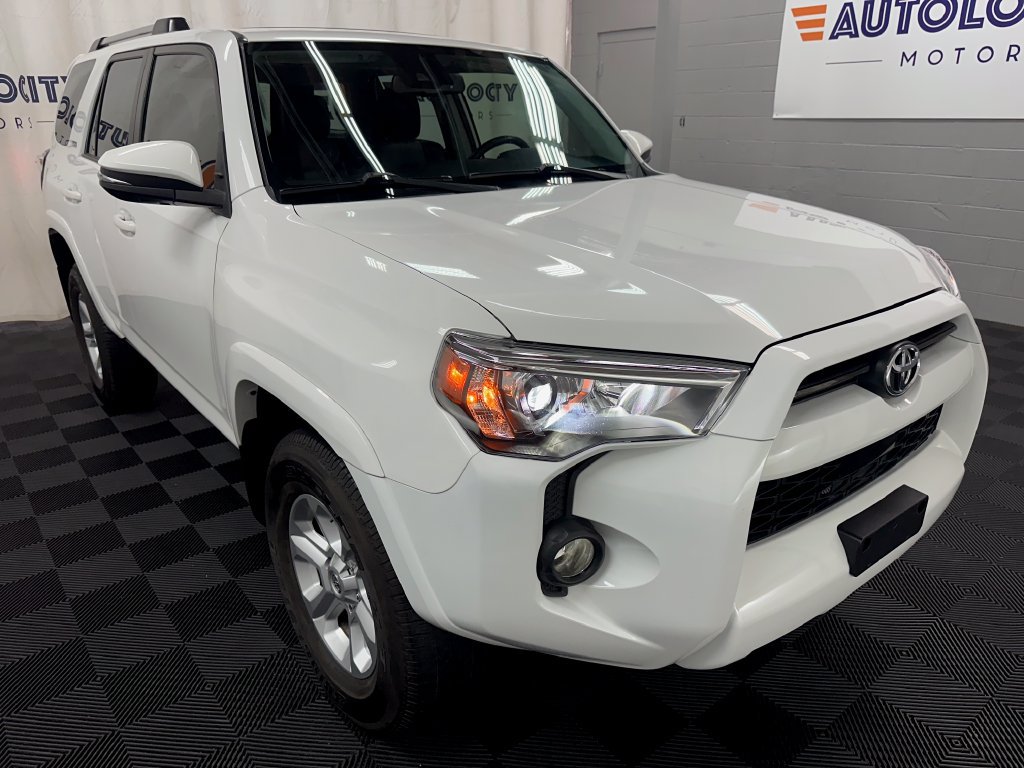 Used 2023 Toyota 4Runner SR5 Premium w/ Moonroof Package AWD/4WD image 2
