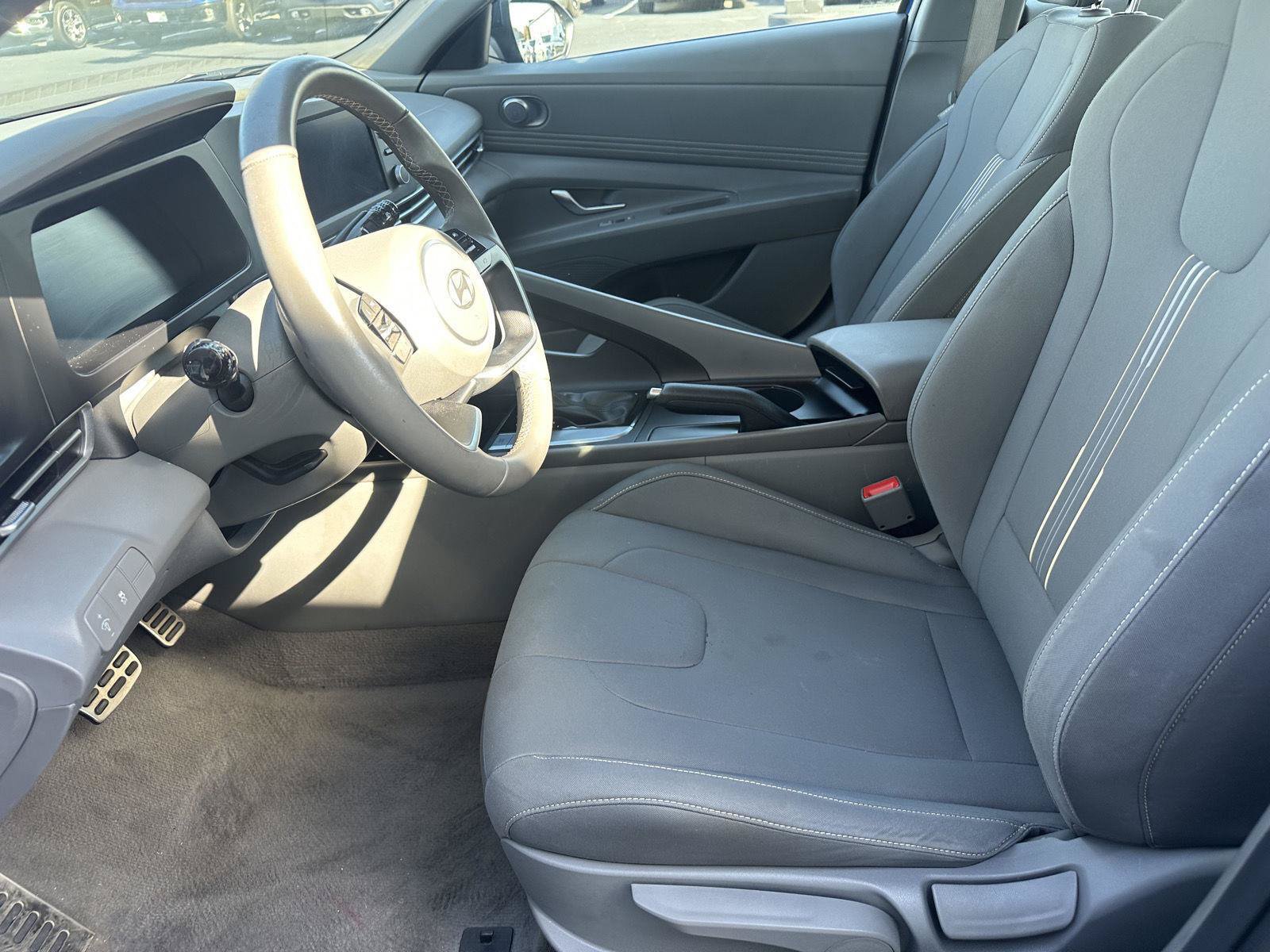 Used 2025 Hyundai Elantra Sport FWD image 22