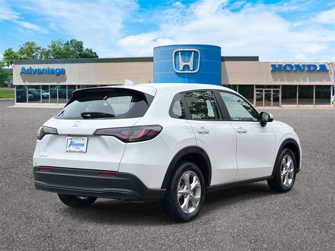 Used 2023 Honda HR-V LX image 5