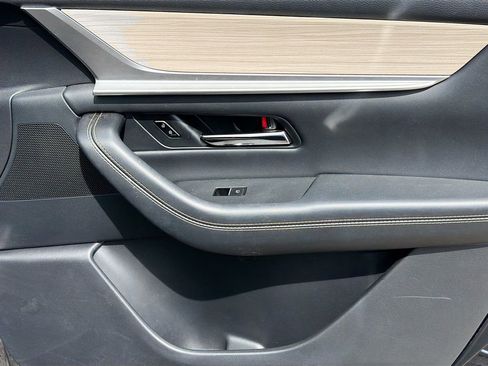 Used 2024 MAZDA CX-90 Plug-In Hybrid w/ Premium Pkg image 32