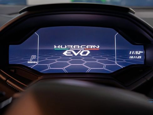 Used 2023 Lamborghini Huracan EVO image 28