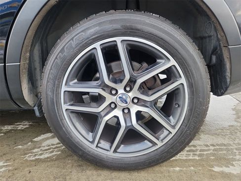 Used 2018 Ford Explorer Sport w/ Equipment Group 401A image 34