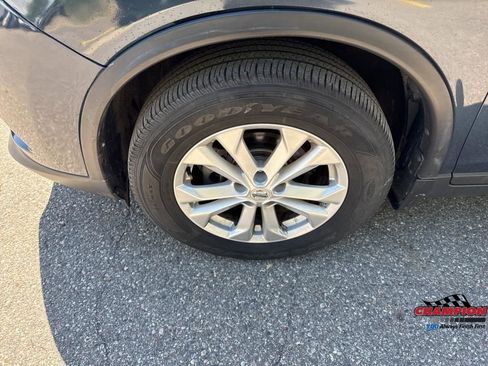 Used 2016 Nissan Rogue FWD image 25