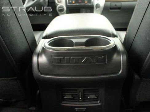 Used 2018 Nissan Titan SL AWD/4WD image 31
