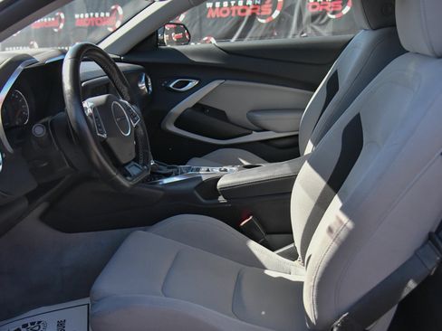 Used 2023 Chevrolet Camaro LT RWD image 17