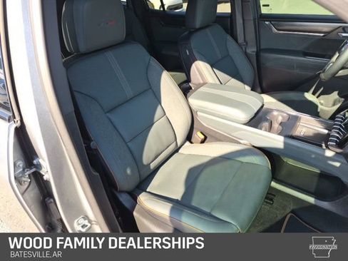 Used 2025 GMC Acadia AT4 w/ Super Cruise Package image 34