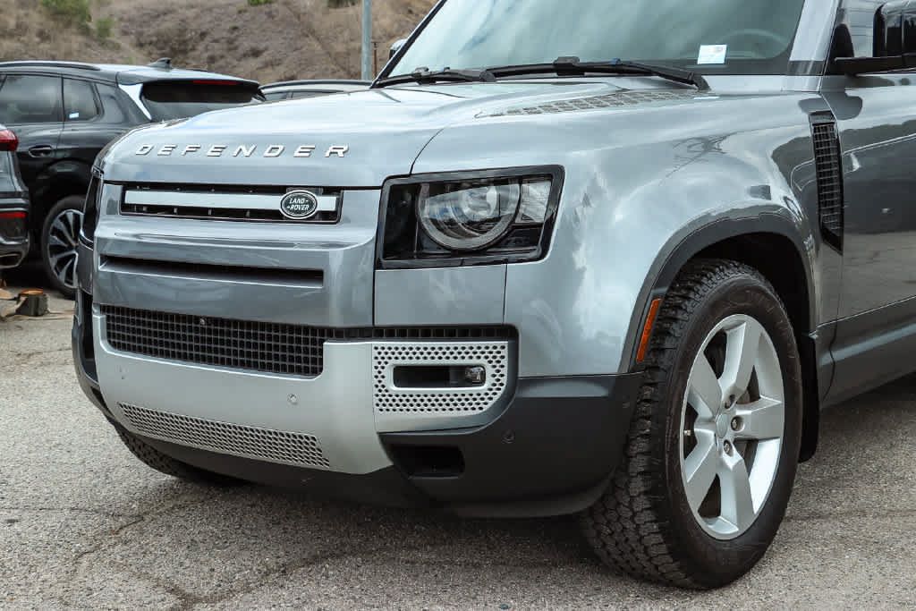 Used 2024 Land Rover Defender 130 S AWD/4WD image 7