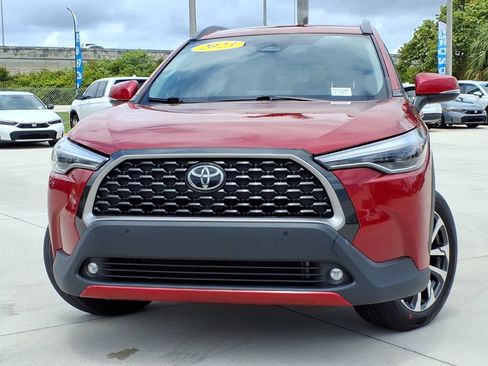 Used 2023 Toyota Corolla Cross XLE FWD image 2