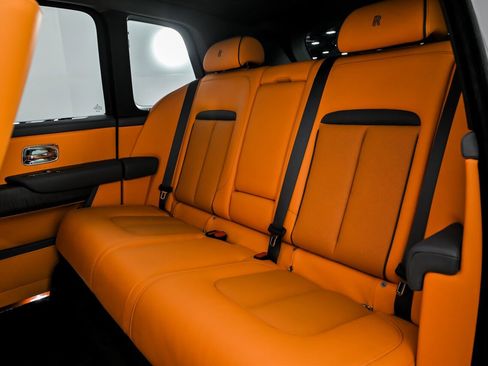 Used 2025 Rolls-Royce Cullinan image 24