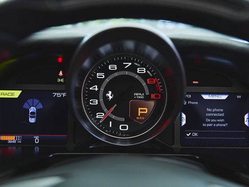 Used 2021 Ferrari 812 GTS image 17