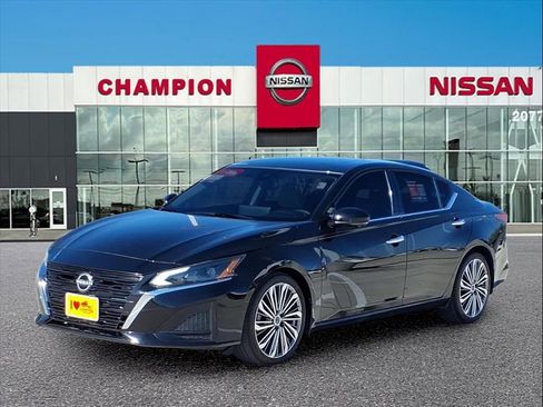 Used 2023 Nissan Altima 2.5 SL image 3