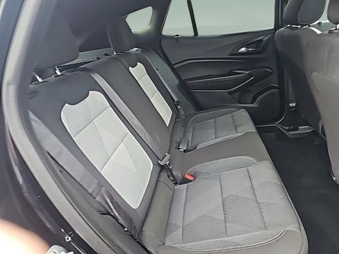 Used 2025 Chevrolet Trax RS w/ Sunroof Package image 23