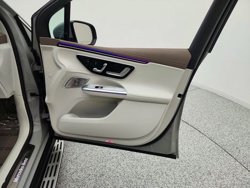 Certified 2023 Mercedes-Benz EQE 500 4MATIC SUV image 20