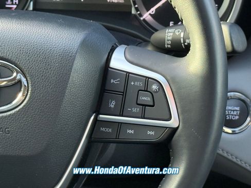 Used 2023 Toyota Highlander XLE image 16