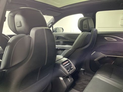 Used 2024 Cadillac Lyriq Luxury image 18